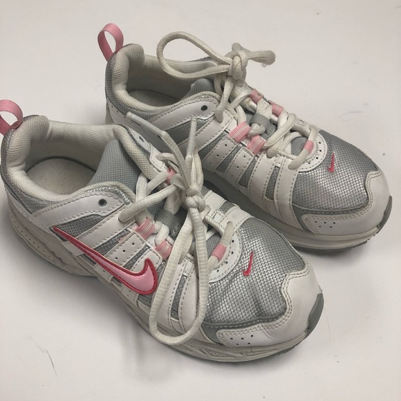 nike running shoes advantage